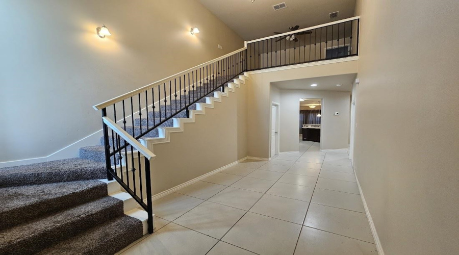 218 John Irving Dr., Laredo, Texas 78041, 3 Bedrooms Bedrooms, 6 Rooms Rooms,2 BathroomsBathrooms,Residential,For Rent,218 John Irving Dr.,20262239