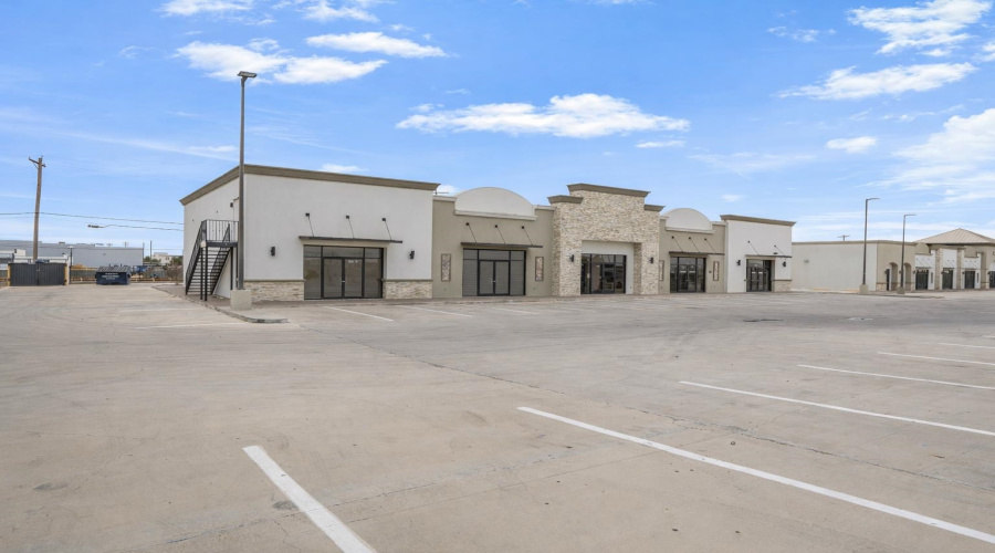 2311 Saturn Dr, Laredo, Texas 78041, 1 Room Rooms,4 BathroomsBathrooms,Commercial retail/office,For Rent,2311 Saturn Dr,20262250