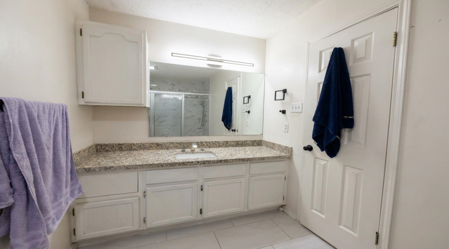 8801 McPherson Rd, Laredo, Texas 78045, 3 Bedrooms Bedrooms, 3 Rooms Rooms,2 BathroomsBathrooms,Residential,For Sale,8801 McPherson Rd,20262243