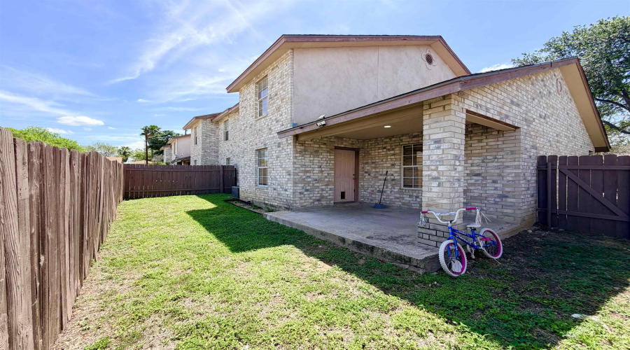 8801 McPherson Rd, Laredo, Texas 78045, 3 Bedrooms Bedrooms, 3 Rooms Rooms,2 BathroomsBathrooms,Residential,For Sale,8801 McPherson Rd,20262243