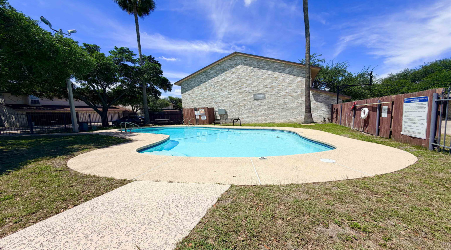 8801 McPherson Rd, Laredo, Texas 78045, 3 Bedrooms Bedrooms, 3 Rooms Rooms,2 BathroomsBathrooms,Residential,For Sale,8801 McPherson Rd,20262243