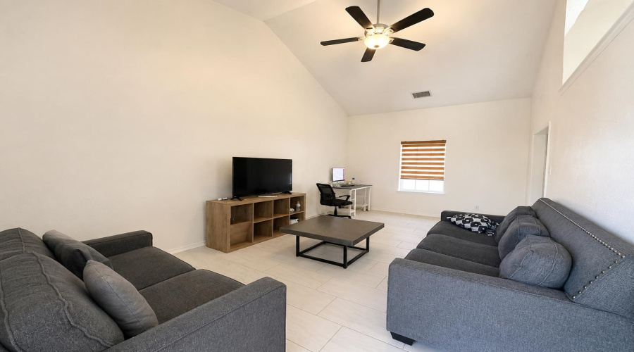 8801 McPherson Rd, Laredo, Texas 78045, 3 Bedrooms Bedrooms, 3 Rooms Rooms,2 BathroomsBathrooms,Residential,For Sale,8801 McPherson Rd,20262243