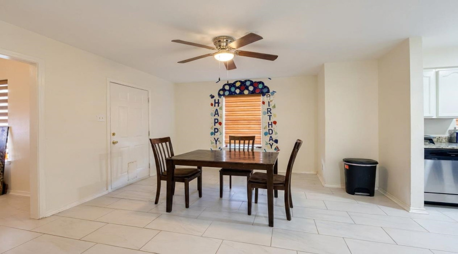 8801 McPherson Rd, Laredo, Texas 78045, 3 Bedrooms Bedrooms, 3 Rooms Rooms,2 BathroomsBathrooms,Residential,For Sale,8801 McPherson Rd,20262243