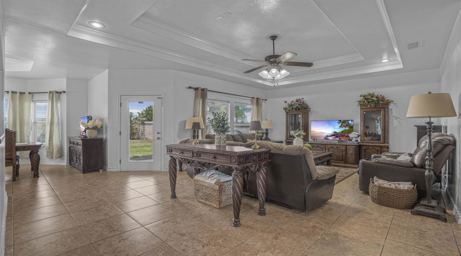 3132 Dos Reales Lp, Laredo, Texas 78045, 3 Bedrooms Bedrooms, 6 Rooms Rooms,2 BathroomsBathrooms,Residential,For Sale,3132 Dos Reales Lp,20262245