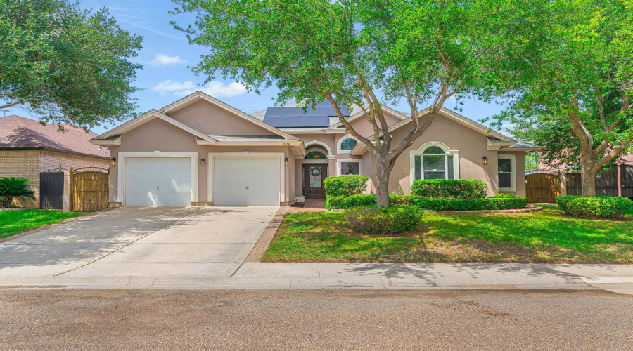 3132 Dos Reales Lp, Laredo, Texas 78045, 3 Bedrooms Bedrooms, 6 Rooms Rooms,2 BathroomsBathrooms,Residential,For Sale,3132 Dos Reales Lp,20262245