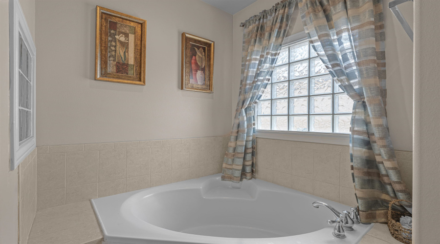 3132 Dos Reales Lp, Laredo, Texas 78045, 3 Bedrooms Bedrooms, 6 Rooms Rooms,2 BathroomsBathrooms,Residential,For Sale,3132 Dos Reales Lp,20262245