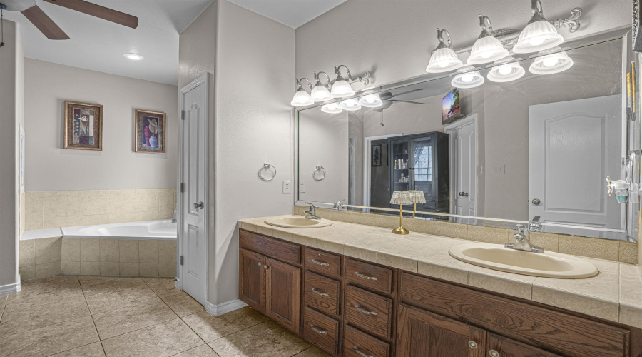 3132 Dos Reales Lp, Laredo, Texas 78045, 3 Bedrooms Bedrooms, 6 Rooms Rooms,2 BathroomsBathrooms,Residential,For Sale,3132 Dos Reales Lp,20262245