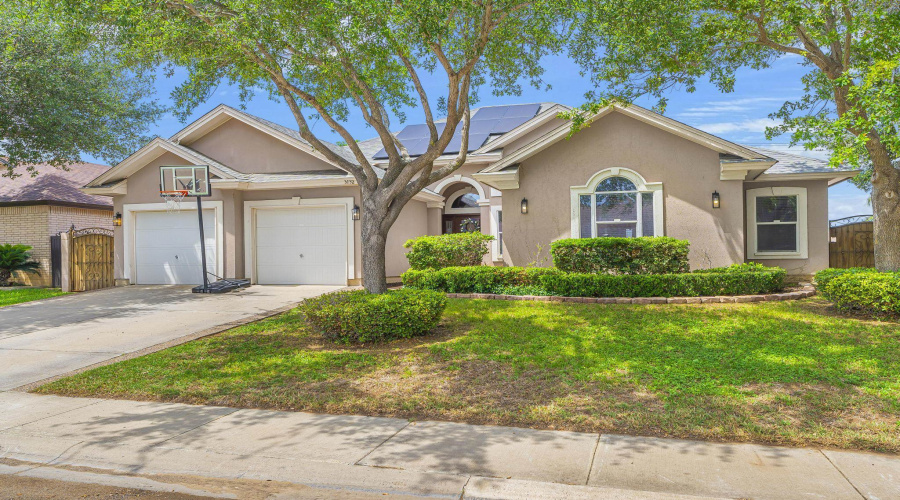 3132 Dos Reales Lp, Laredo, Texas 78045, 3 Bedrooms Bedrooms, 6 Rooms Rooms,2 BathroomsBathrooms,Residential,For Sale,3132 Dos Reales Lp,20262245