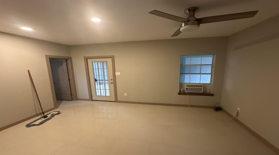 2504 Bismark St, Laredo, Texas 78043, 4 Bedrooms Bedrooms, 6 Rooms Rooms,3 BathroomsBathrooms,Residential,For Rent,2504 Bismark St,20262246