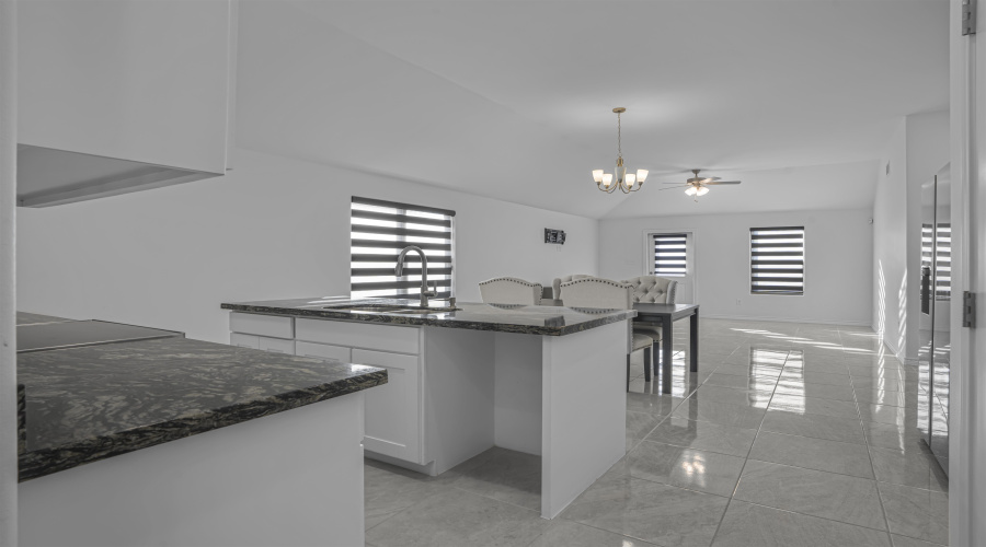 5428 Encanto Dr., Laredo, Texas 78046-5283, 4 Bedrooms Bedrooms, 6 Rooms Rooms,2 BathroomsBathrooms,Residential,For Sale,5428 Encanto Dr.,20262247