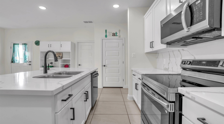 715 Journey Loop, Laredo, Texas 78045, 3 Bedrooms Bedrooms, 5 Rooms Rooms,2 BathroomsBathrooms,Residential,For Sale,715 Journey Loop,20262248