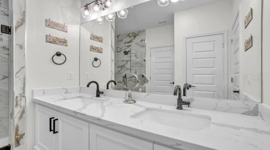 715 Journey Loop, Laredo, Texas 78045, 3 Bedrooms Bedrooms, 5 Rooms Rooms,2 BathroomsBathrooms,Residential,For Sale,715 Journey Loop,20262248