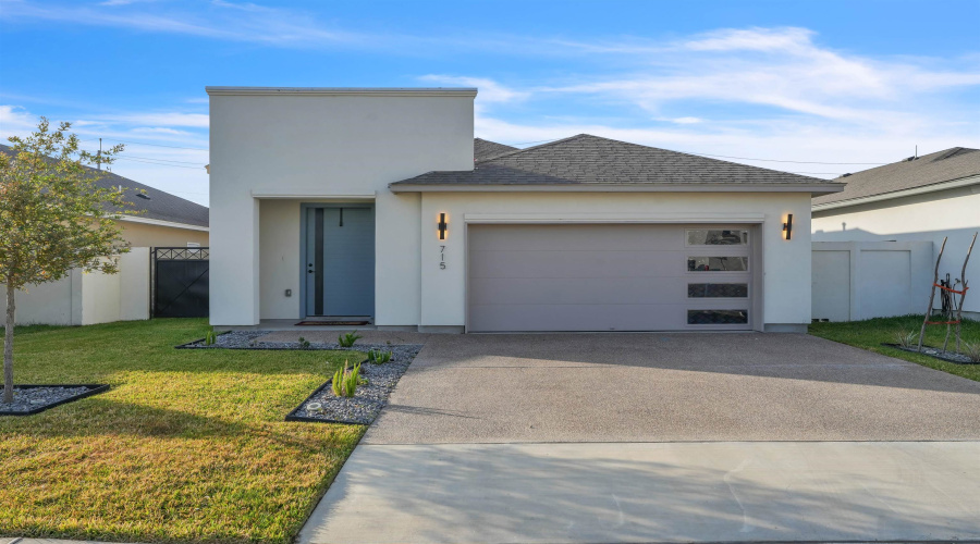 715 Journey Loop, Laredo, Texas 78045, 3 Bedrooms Bedrooms, 5 Rooms Rooms,2 BathroomsBathrooms,Residential,For Sale,715 Journey Loop,20262248