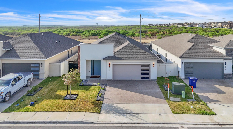 715 Journey Loop, Laredo, Texas 78045, 3 Bedrooms Bedrooms, 5 Rooms Rooms,2 BathroomsBathrooms,Residential,For Sale,715 Journey Loop,20262248