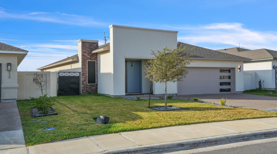 715 Journey Loop, Laredo, Texas 78045, 3 Bedrooms Bedrooms, 5 Rooms Rooms,2 BathroomsBathrooms,Residential,For Sale,715 Journey Loop,20262248