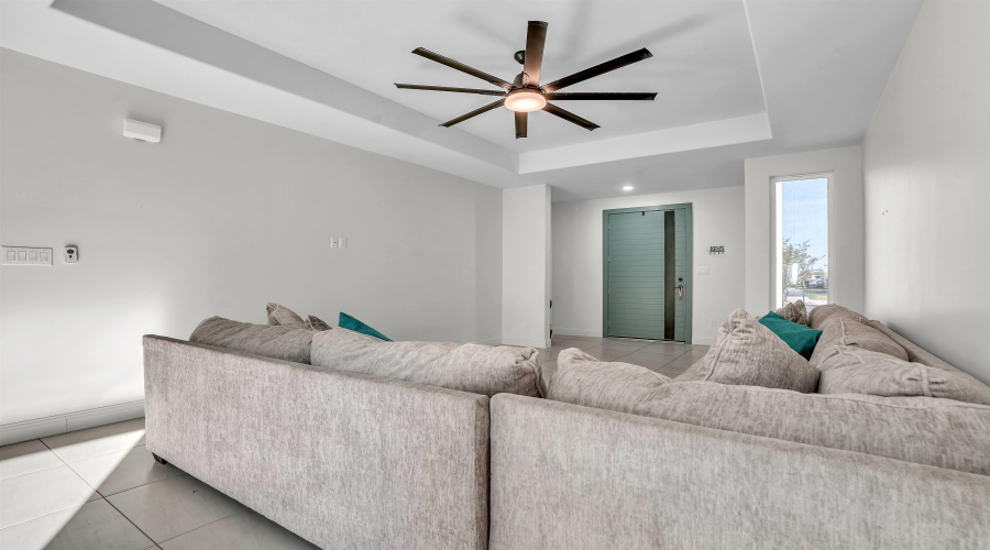 715 Journey Loop, Laredo, Texas 78045, 3 Bedrooms Bedrooms, 5 Rooms Rooms,2 BathroomsBathrooms,Residential,For Sale,715 Journey Loop,20262248
