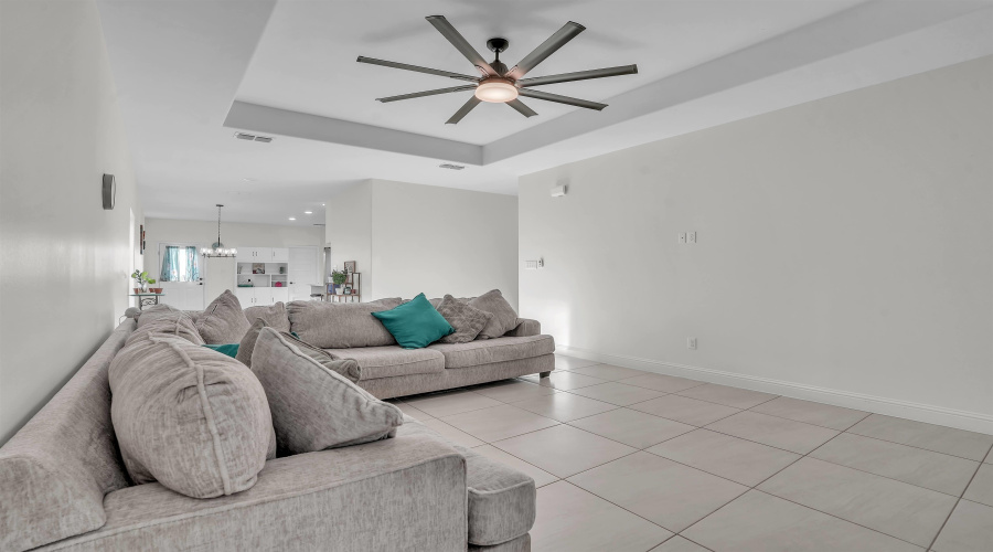 715 Journey Loop, Laredo, Texas 78045, 3 Bedrooms Bedrooms, 5 Rooms Rooms,2 BathroomsBathrooms,Residential,For Sale,715 Journey Loop,20262248