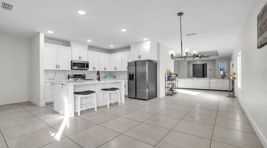 715 Journey Loop, Laredo, Texas 78045, 3 Bedrooms Bedrooms, 5 Rooms Rooms,2 BathroomsBathrooms,Residential,For Sale,715 Journey Loop,20262248
