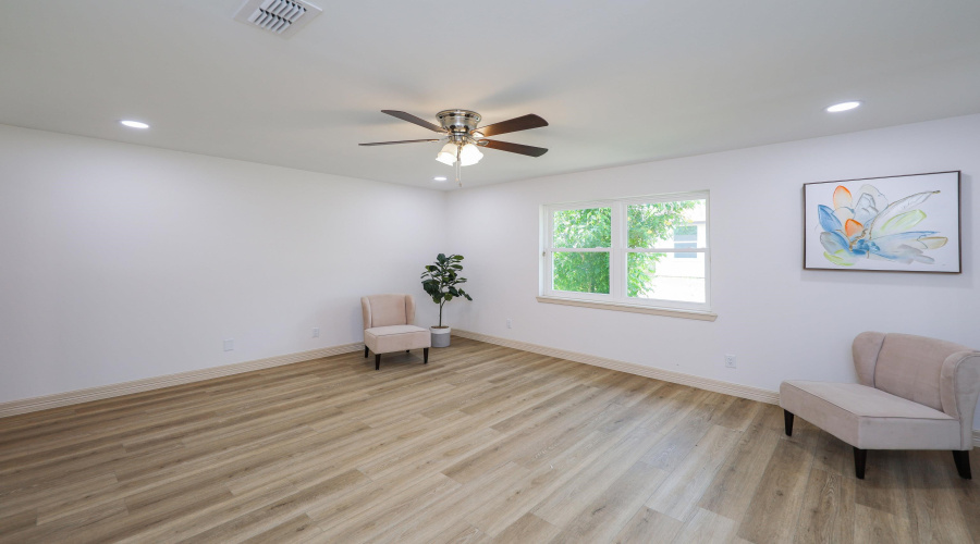 2318 Locust St, LAREDO, Texas 78040, 4 Bedrooms Bedrooms, 6 Rooms Rooms,3 BathroomsBathrooms,Residential,For Sale,2318 Locust St,20262251