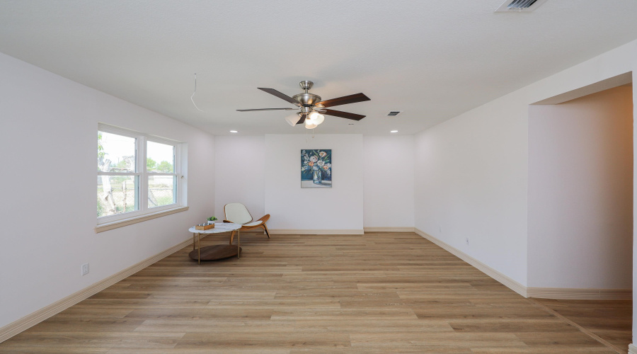 2318 Locust St, LAREDO, Texas 78040, 4 Bedrooms Bedrooms, 6 Rooms Rooms,3 BathroomsBathrooms,Residential,For Sale,2318 Locust St,20262251