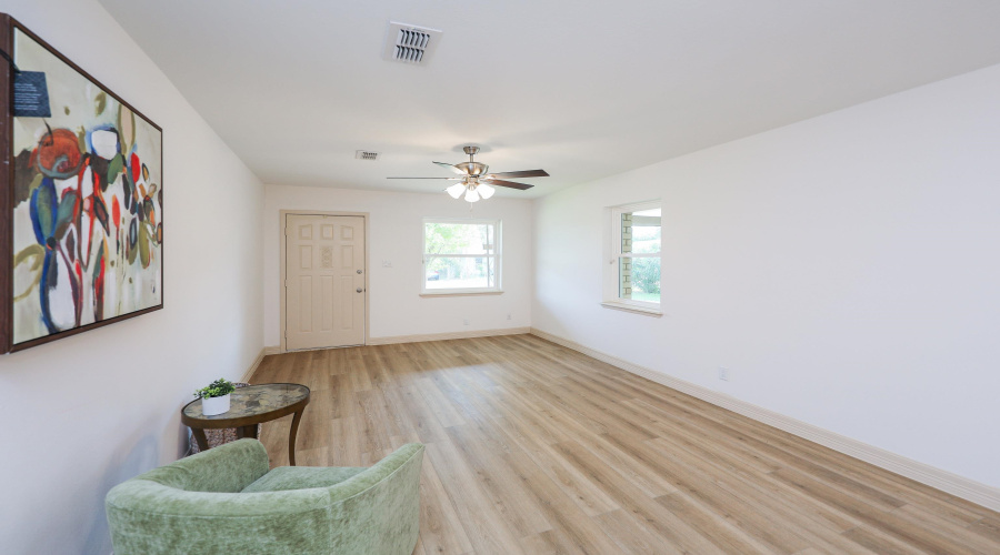 2318 Locust St, LAREDO, Texas 78040, 4 Bedrooms Bedrooms, 6 Rooms Rooms,3 BathroomsBathrooms,Residential,For Sale,2318 Locust St,20262251