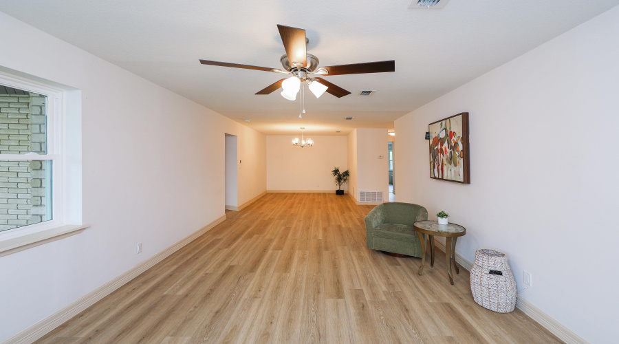 2318 Locust St, LAREDO, Texas 78040, 4 Bedrooms Bedrooms, 6 Rooms Rooms,3 BathroomsBathrooms,Residential,For Sale,2318 Locust St,20262251