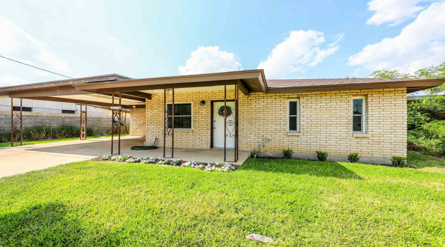 2318 Locust St, LAREDO, Texas 78040, 4 Bedrooms Bedrooms, 6 Rooms Rooms,3 BathroomsBathrooms,Residential,For Sale,2318 Locust St,20262251