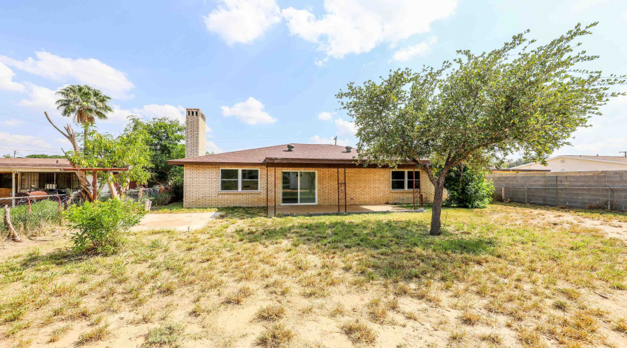 2318 Locust St, LAREDO, Texas 78040, 4 Bedrooms Bedrooms, 6 Rooms Rooms,3 BathroomsBathrooms,Residential,For Sale,2318 Locust St,20262251