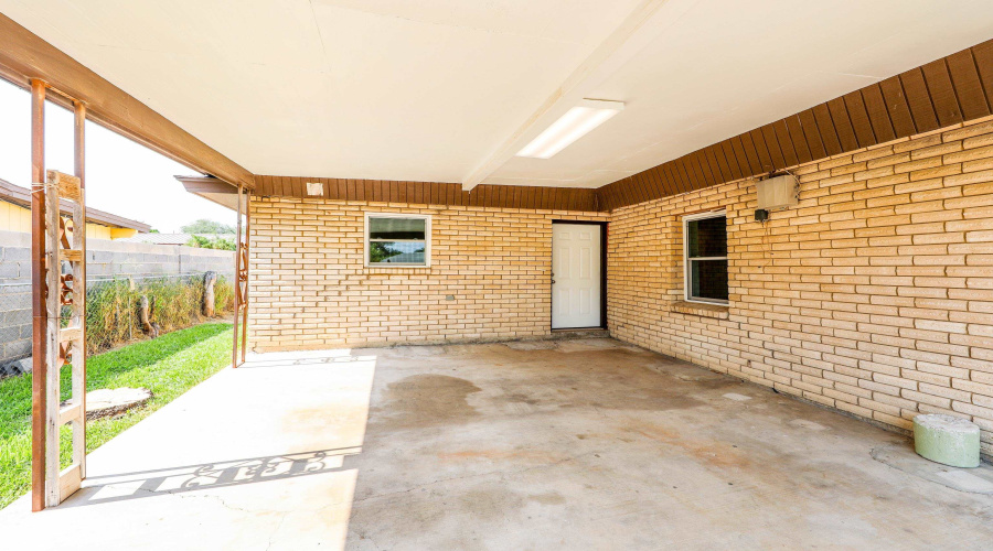 2318 Locust St, LAREDO, Texas 78040, 4 Bedrooms Bedrooms, 6 Rooms Rooms,3 BathroomsBathrooms,Residential,For Sale,2318 Locust St,20262251