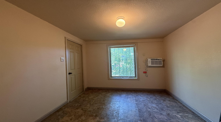 2414 Sanders Ave, Laredo, Texas 78043, 2 Bedrooms Bedrooms, 5 Rooms Rooms,1 BathroomBathrooms,Residential,For Rent,2414 Sanders Ave,20262252
