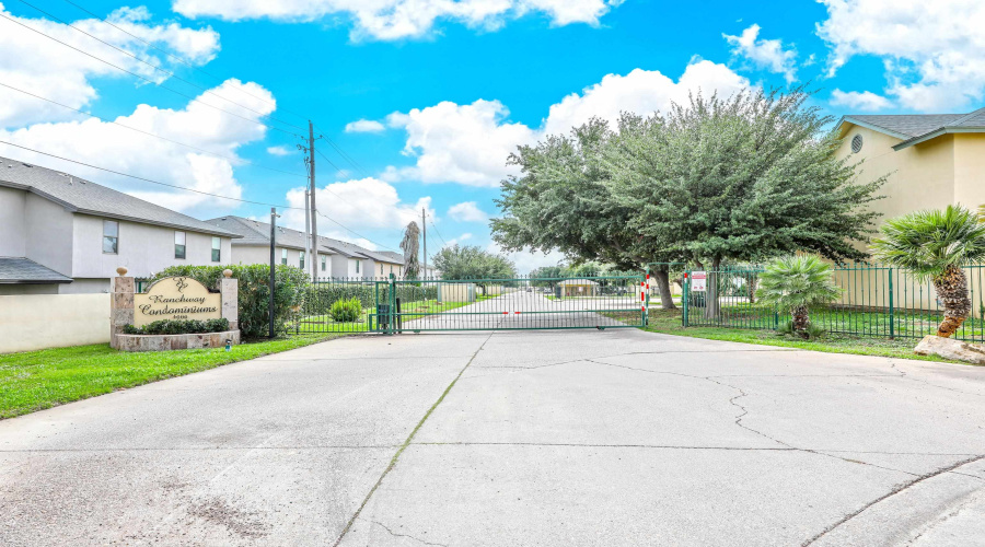 1000 Ranchway Dr, LAREDO, Texas 78041, 3 Bedrooms Bedrooms, 6 Rooms Rooms,3 BathroomsBathrooms,Residential,For Rent,1000 Ranchway Dr,20262254