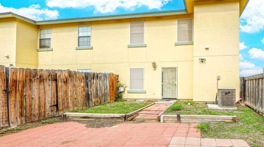 1000 Ranchway Dr, LAREDO, Texas 78041, 3 Bedrooms Bedrooms, 6 Rooms Rooms,3 BathroomsBathrooms,Residential,For Rent,1000 Ranchway Dr,20262254