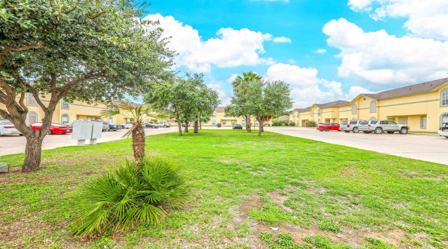 1000 Ranchway Dr, LAREDO, Texas 78041, 3 Bedrooms Bedrooms, 6 Rooms Rooms,3 BathroomsBathrooms,Residential,For Rent,1000 Ranchway Dr,20262254