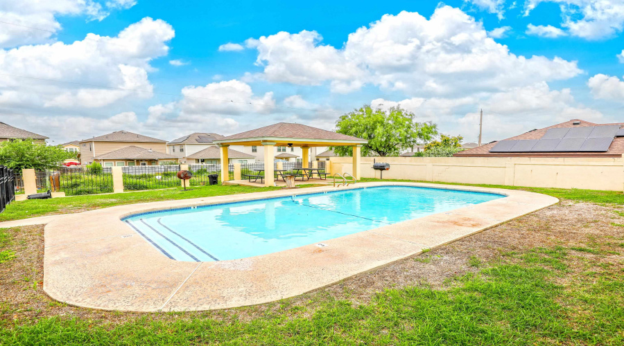 1000 Ranchway Dr, LAREDO, Texas 78041, 3 Bedrooms Bedrooms, 6 Rooms Rooms,3 BathroomsBathrooms,Residential,For Rent,1000 Ranchway Dr,20262254
