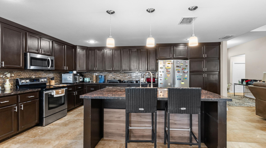 214 Bluff Oak Dr, Laredo, Texas 78045, 3 Bedrooms Bedrooms, 3 Rooms Rooms,3 BathroomsBathrooms,Residential,For Sale,214 Bluff Oak Dr,20262255