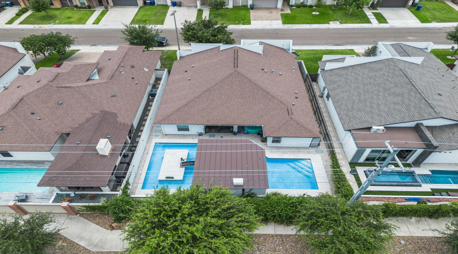 214 Bluff Oak Dr, Laredo, Texas 78045, 3 Bedrooms Bedrooms, 3 Rooms Rooms,3 BathroomsBathrooms,Residential,For Sale,214 Bluff Oak Dr,20262255
