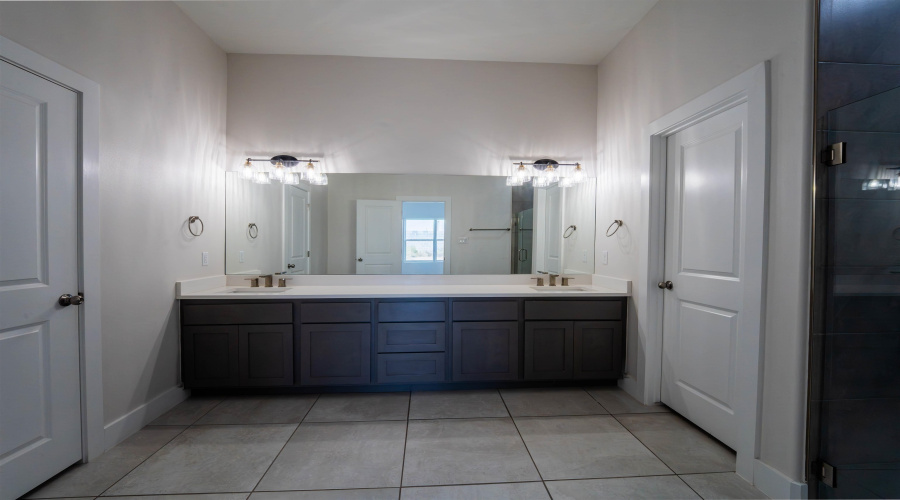3924 Sun Valley Dr., Laredo, Texas 78045, 4 Bedrooms Bedrooms, 5 Rooms Rooms,3 BathroomsBathrooms,Residential,For Sale,3924 Sun Valley Dr.,20262268