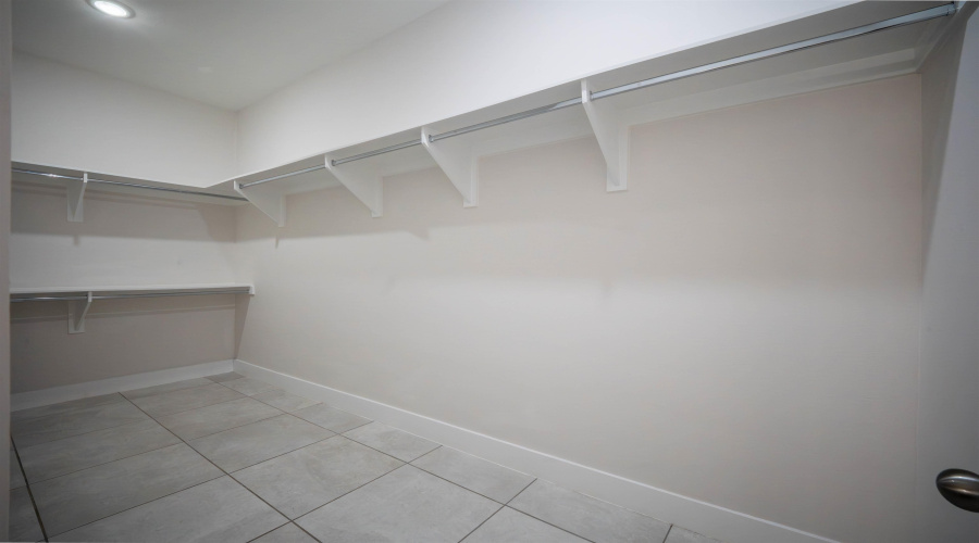 3924 Sun Valley Dr., Laredo, Texas 78045, 4 Bedrooms Bedrooms, 5 Rooms Rooms,3 BathroomsBathrooms,Residential,For Sale,3924 Sun Valley Dr.,20262268