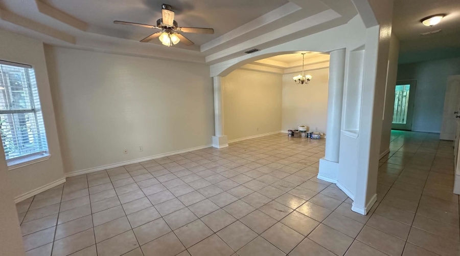 8416 Springfield Ave, Laredo, Texas 78045, 3 Bedrooms Bedrooms, 4 Rooms Rooms,2 BathroomsBathrooms,Residential,For Rent,8416 Springfield Ave,20262269