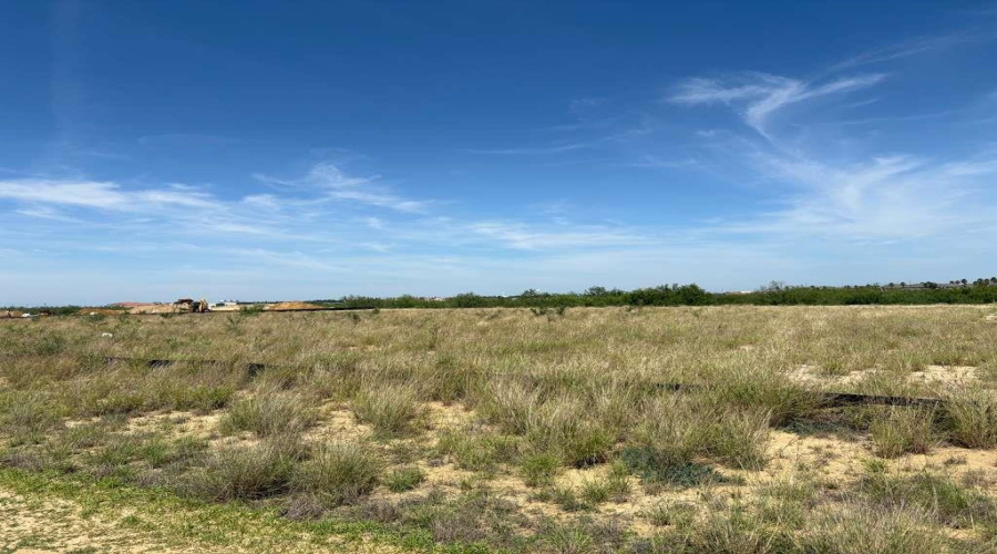 7308 Bartlett Ave, LAREDO, Texas 78041-2970, 11 Rooms Rooms,Commercial retail/office,For Sale,7308 Bartlett Ave,20262263