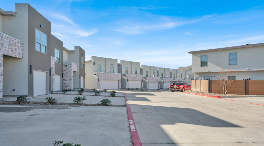 7613 King Arthurs Ct, Laredo, Texas 78041, 1 Bedroom Bedrooms, 1 Room Rooms,1 BathroomBathrooms,Residential,For Rent,7613 King Arthurs Ct,20262276