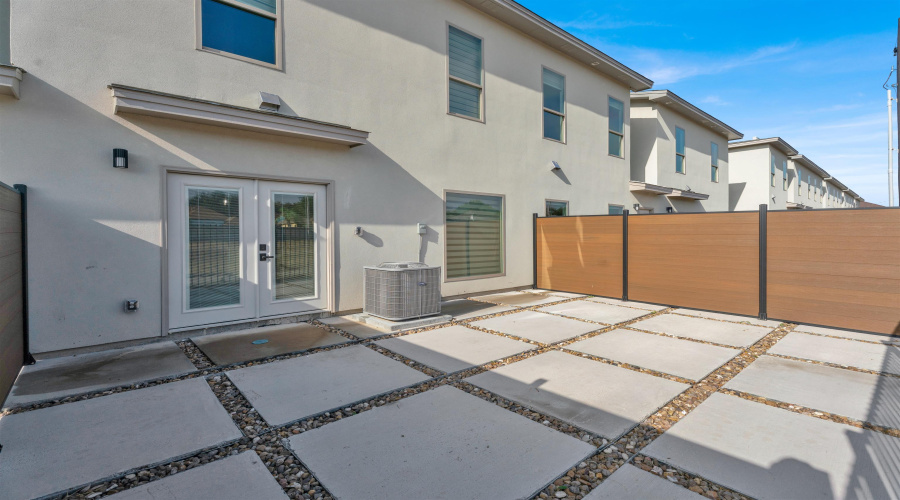 7613 King Arthurs Ct, Laredo, Texas 78041, 3 Bedrooms Bedrooms, 1 Room Rooms,2 BathroomsBathrooms,Residential,For Rent,7613 King Arthurs Ct,20262282