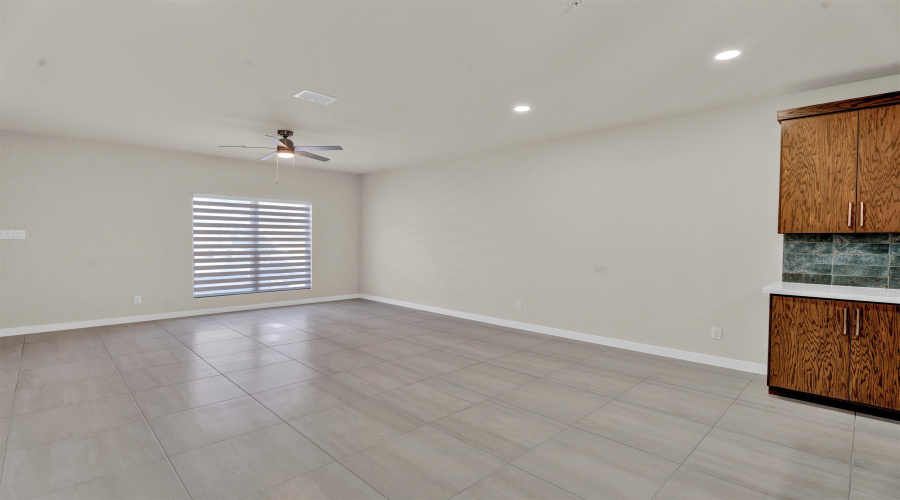 7613 King Arthurs Ct, Laredo, Texas 78041, 3 Bedrooms Bedrooms, 1 Room Rooms,2 BathroomsBathrooms,Residential,For Rent,7613 King Arthurs Ct,20262286