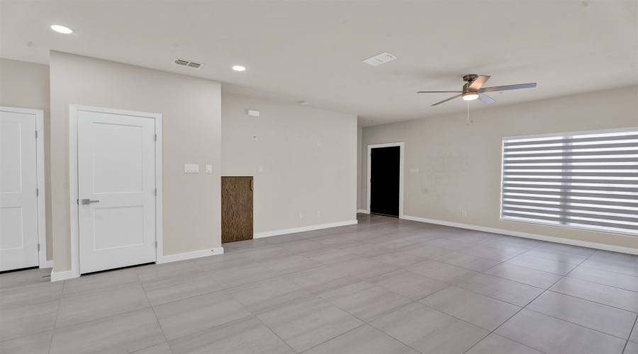 7613 King Arthurs Ct, Laredo, Texas 78041, 3 Bedrooms Bedrooms, 1 Room Rooms,2 BathroomsBathrooms,Residential,For Rent,7613 King Arthurs Ct,20262286