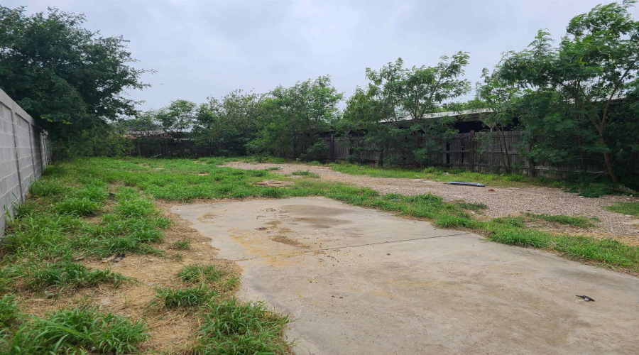 6035 Olmos Dr, Laredo, Texas 78046, ,Land,For Sale,6035 Olmos Dr,20262315