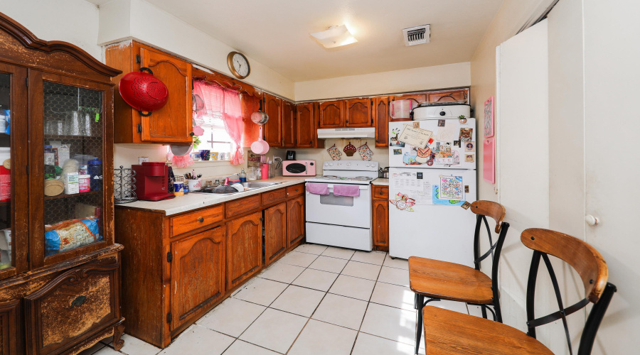 2620 Barrios St, Lared, Texas 78043, ,Multi-family,For Sale,2620 Barrios St,20262321