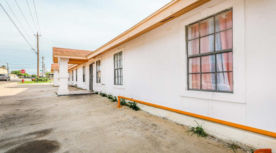 2620 Barrios St, Lared, Texas 78043, ,Multi-family,For Sale,2620 Barrios St,20262321
