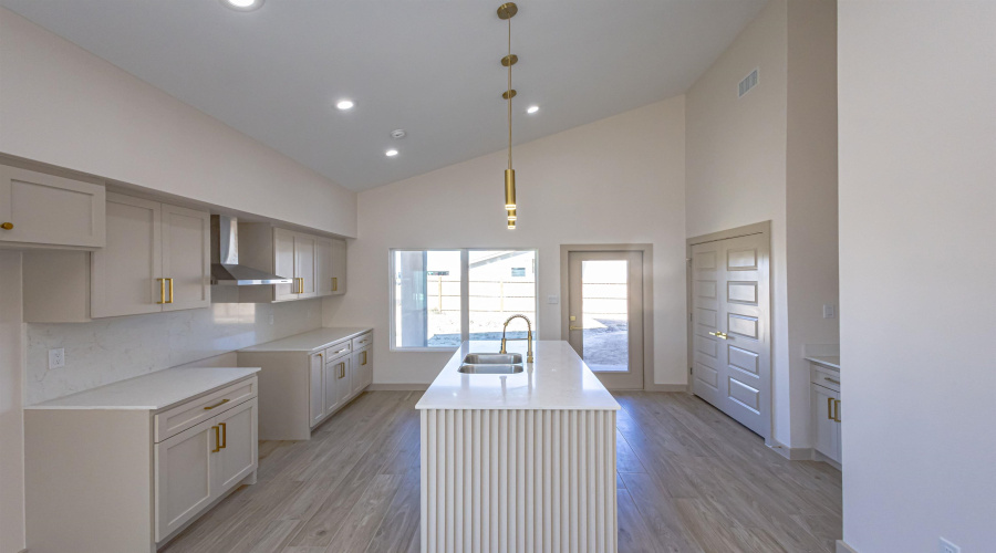 5704 Kylee Dr., Laredo, Texas 78043, 4 Bedrooms Bedrooms, 6 Rooms Rooms,2 BathroomsBathrooms,Residential,For Rent,5704 Kylee Dr.,20262312