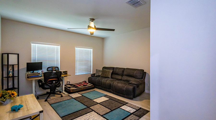 1428 Los Estribos Dr., Laredo, Texas 78046, 3 Bedrooms Bedrooms, 6 Rooms Rooms,2 BathroomsBathrooms,Residential,For Sale,1428 Los Estribos Dr.,20262314