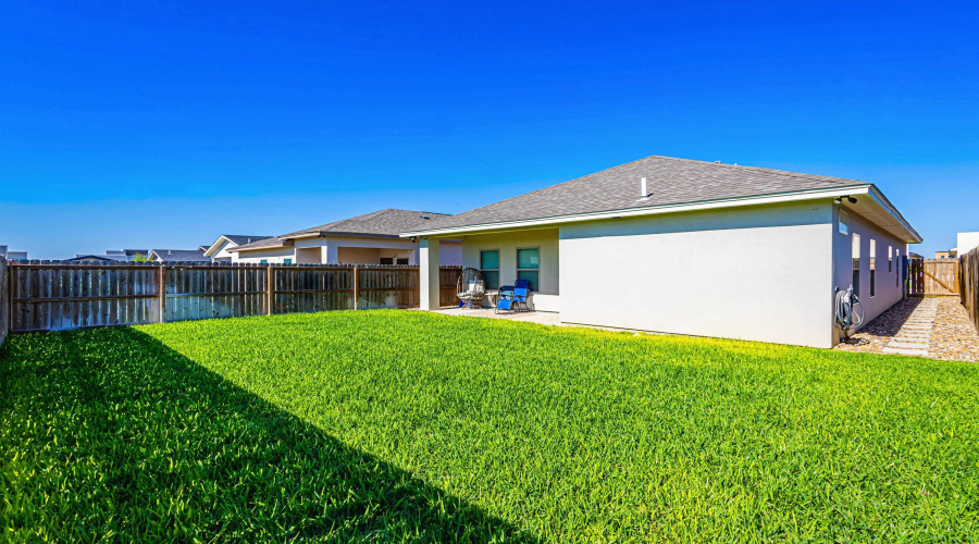 1428 Los Estribos Dr., Laredo, Texas 78046, 3 Bedrooms Bedrooms, 6 Rooms Rooms,2 BathroomsBathrooms,Residential,For Sale,1428 Los Estribos Dr.,20262314